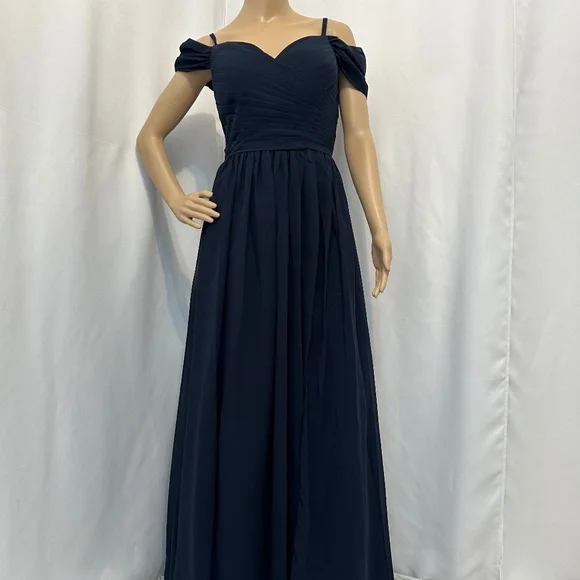 Long Navy Blue Dress Off Shoulder, For Dama, Bridesmaids And Formal Dress. | Color: Blue | Size: 6 | Dulceserosa's Closet Long Navy Blue Dress Off Shoulder, For Dama, Bridesmaids And Formal Dress. | Color: Blue | Size: 6 | Dulceserosa's Closet